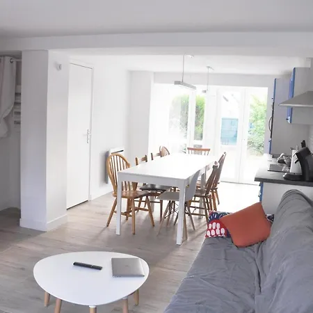 Grande Maison A Deux Pas De La Дом отдыха *