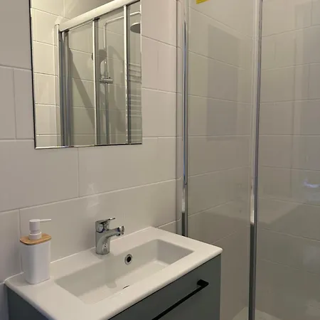 Grande Maison A Deux Pas De La