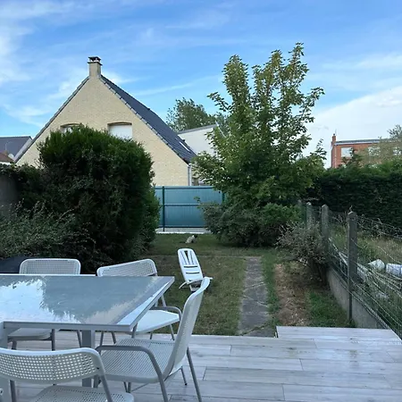 בית נופש Grande Maison A Deux Pas De La *