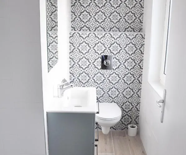 Grande Maison à Deux Pas De La *